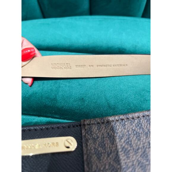 Michael Kors Jet Set Belt Bag Fanny Pack Crossbody Waist Bag Gold Logo Black - Picture 3 of 4